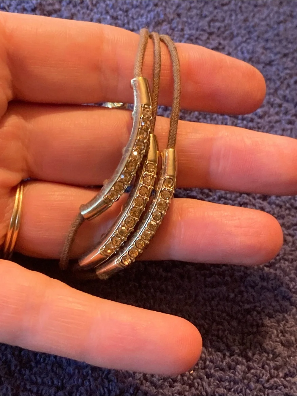 N/A elegant gold